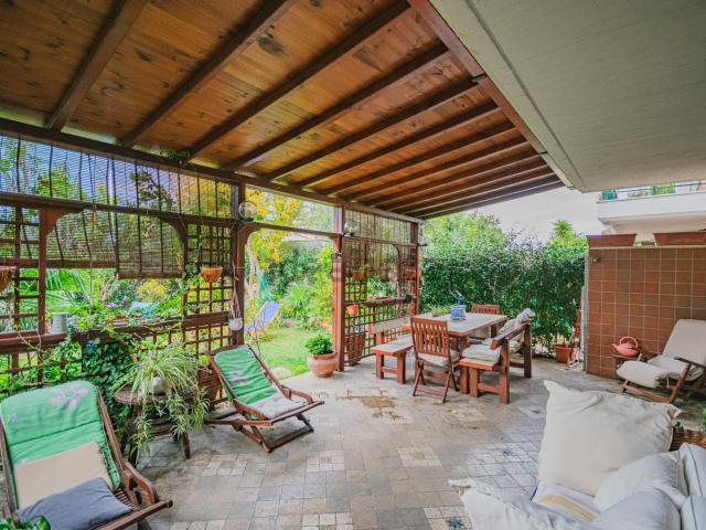 Villetta a schiera in vendita di 135 m² in Via Giovacchino Forzano