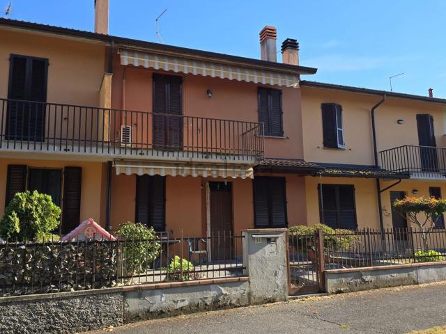 Villetta a schiera in vendita di 135 m² in Via degli Alberi