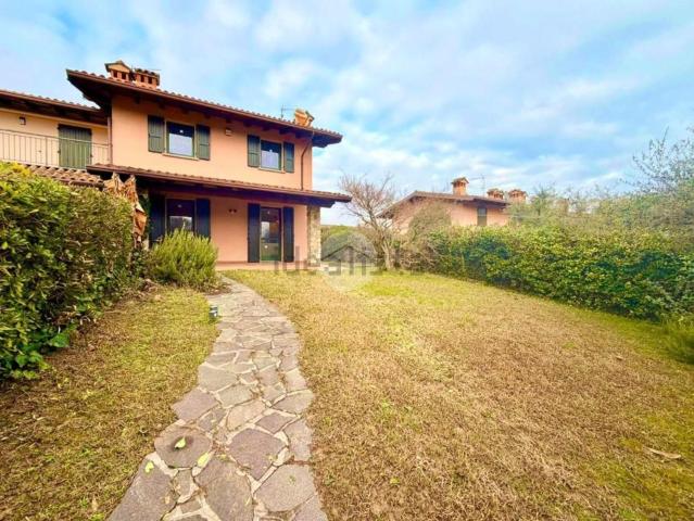 Villetta a schiera in vendita di 135 m² in Via Dei Broli, 27