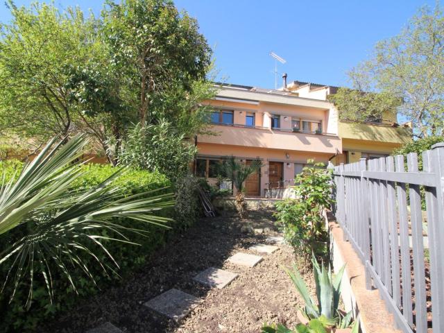 Villetta a schiera in vendita di 135 m² in Via del Virginiolo