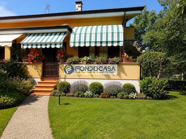 Villetta a schiera in vendita di 135 m² in Via delle Lenze
