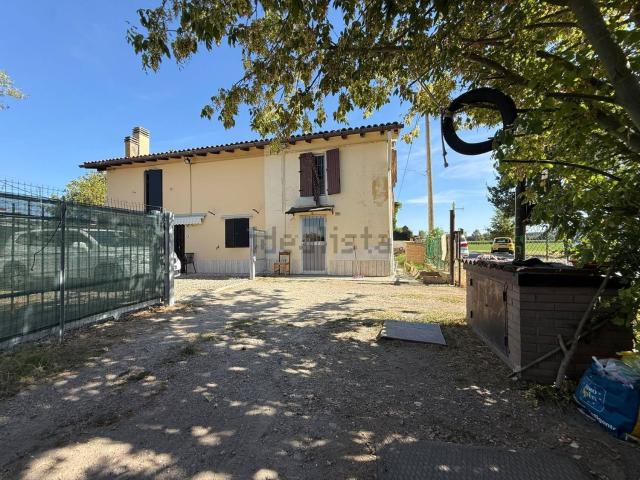 Villetta a schiera in vendita di 135 m² in Via Manzolino Est, 51