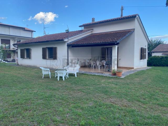 Villetta a schiera in vendita di 135 m² in Via Pescarola