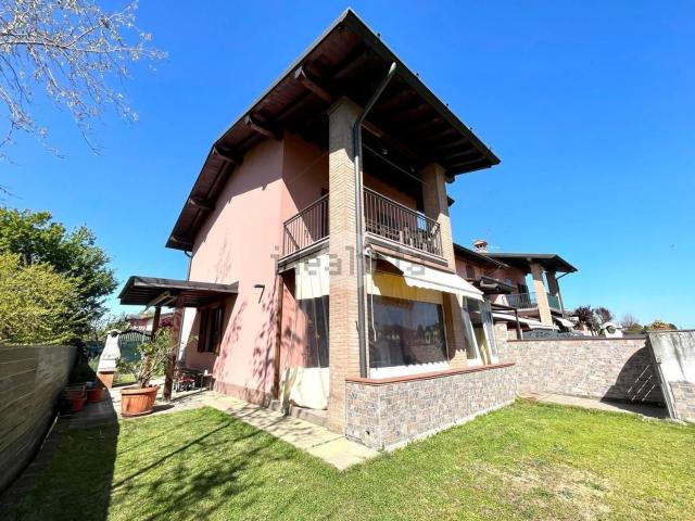 Villetta a schiera in vendita di 135 m² in Via Roma, 1