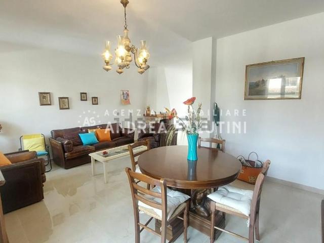 Villetta a schiera in vendita di 135 m² in Piazza fratelli Cairoli