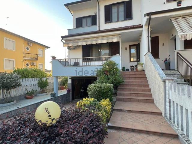 Villetta a schiera in vendita di 136 m²
