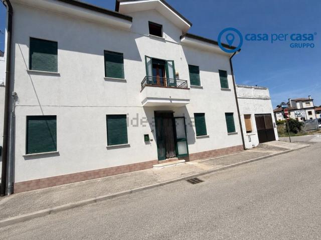 Villetta a schiera in vendita di 136 m² in Via Chilla