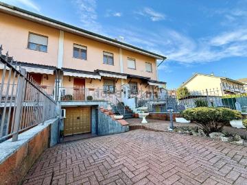 Villetta a schiera in vendita di 136 m² in Via Brodolini, 27