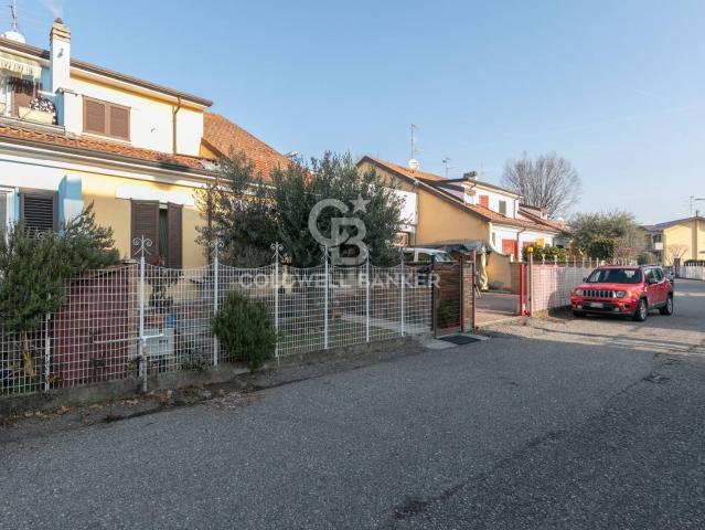 Villetta a schiera in vendita di 136 m² in Via delle Rose, 27