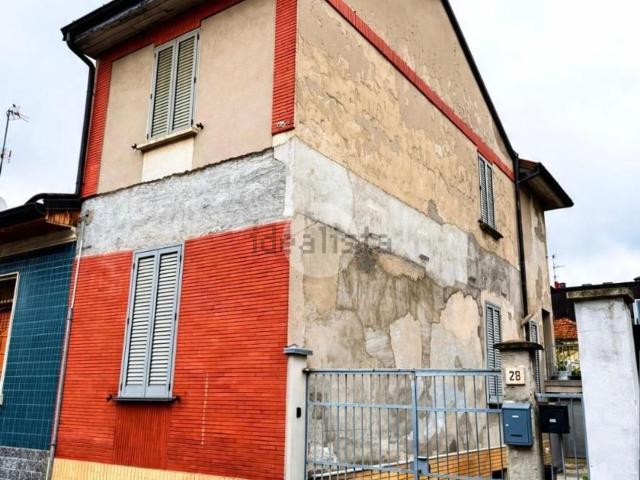 Villetta a schiera in vendita di 136 m² in Via F. Corridoni, 28