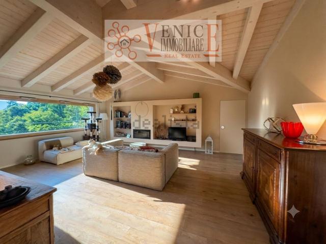 Villetta a schiera in vendita di 136 m² in Via J. F. Kennedy