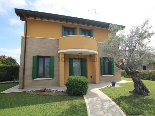 Villetta a schiera in vendita di 136 m² in Via Monte Santo, 35