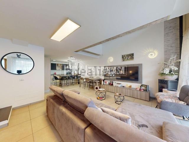 Villetta a schiera in vendita di 136 m² in Via Matteotti, 39