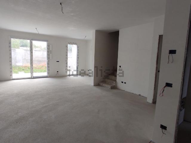 Villetta a schiera in vendita di 136 m² in Via Michelangelo Buonarroti, 75