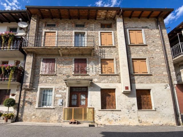 Villetta a schiera in vendita di 136 m² in Via Serena, 9