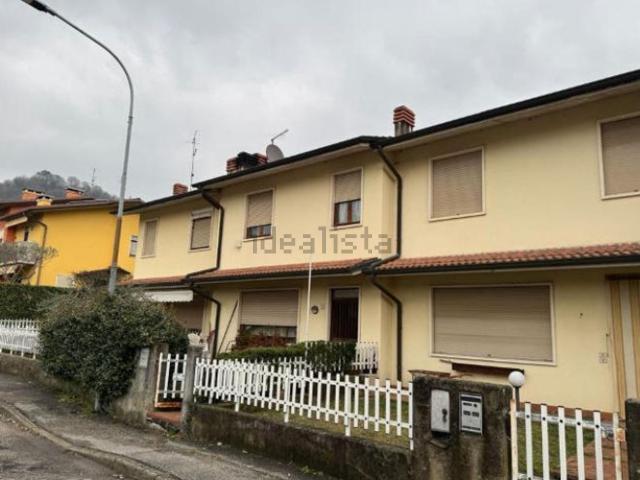 Villetta a schiera in vendita di 137 m² in Via Verdi, 8