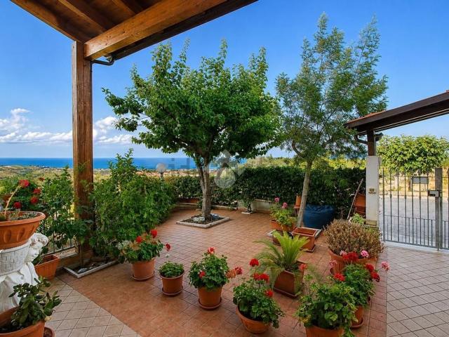 Villetta a schiera in vendita di 138 m² in Via Angelo Ciccarelli, 32