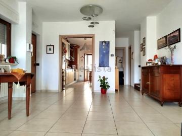 Villetta a schiera in vendita di 138 m² in Via Alcide de Gasperi, 121