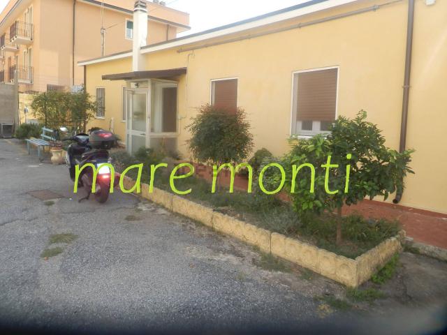 Villetta a schiera in vendita di 138 m² in Via Bonifacio del Vasto, 4