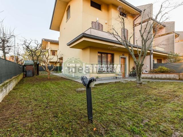 Villetta a schiera in vendita di 138 m² in Via E. de Amicis, 8