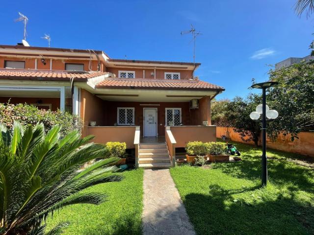 Villetta a schiera in vendita di 138 m² in Via R. Fucini, 111