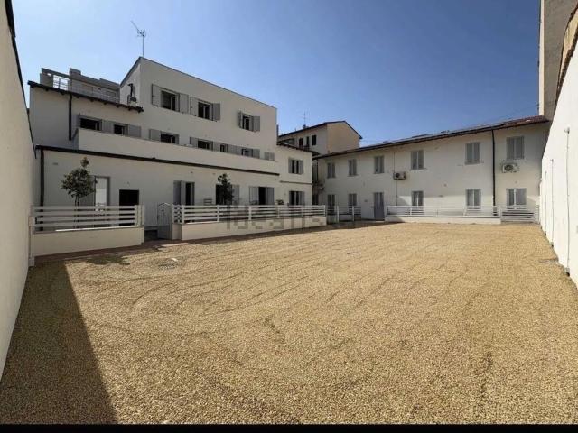 Villetta a schiera in vendita di 138 m² in Via Reginaldo Giuliani