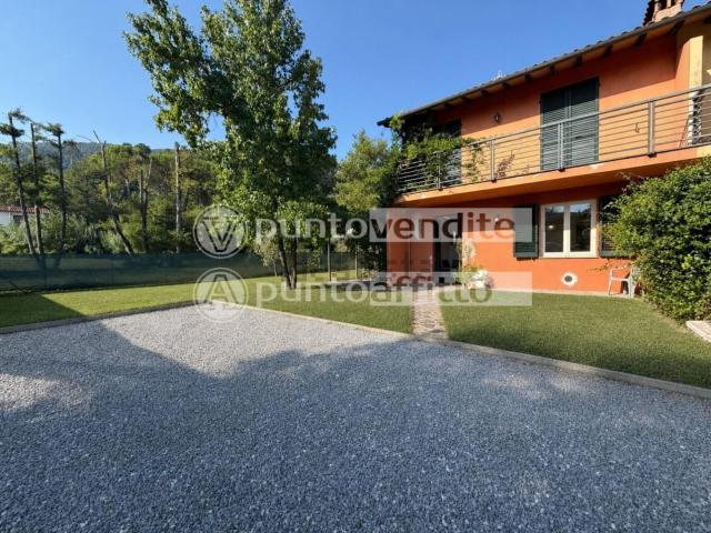 Villetta a schiera in vendita di 139 m² in Via del Molino, 55012