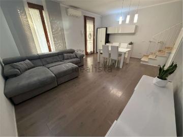 Villetta a schiera in vendita di 139 m² in Via Errico Malatesta