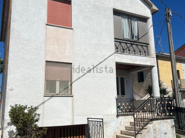 Villetta a schiera in vendita di 139 m² in Via Umberto, 57