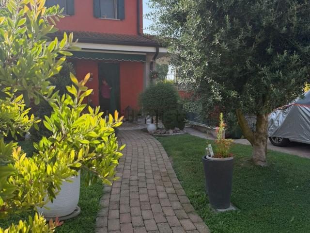 Villetta a schiera in vendita di 140 m²