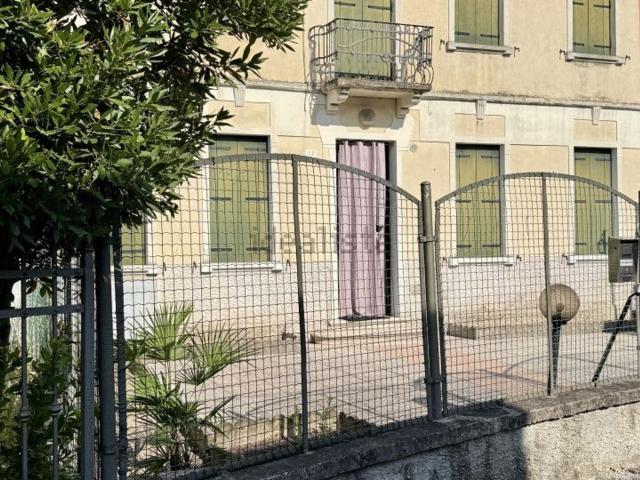 Villetta a schiera in vendita di 140 m² in Via Antonio Fiorazzo, 37