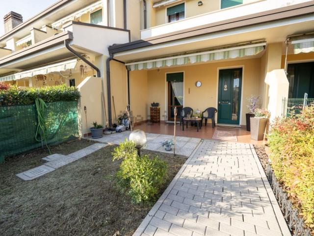 Villetta a schiera in vendita di 140 m² in Via 2 Giugno, 43