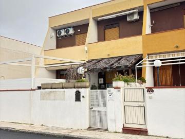 Villetta a schiera in vendita di 140 m² in Via Caterina Carbone, 82