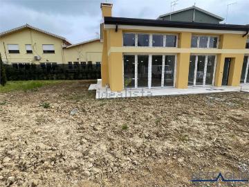 Villetta a schiera in vendita di 140 m² in Via Canaletto