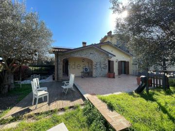 Villetta a schiera in vendita di 140 m² in Via Cupa