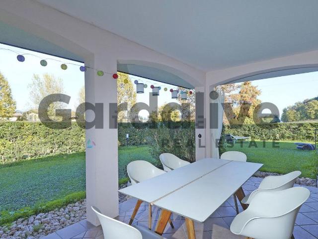 Villetta a schiera in vendita di 140 m² in Via Antonio Meucci