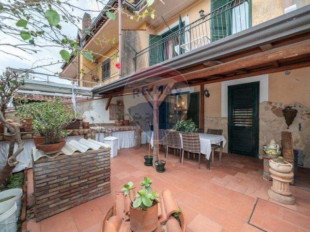 Villetta a schiera in vendita di 140 m² in Via Alessandria, 76
