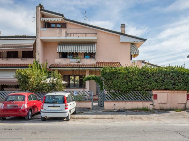 Villetta a schiera in vendita di 140 m² in Via Aurelia Sud, 357