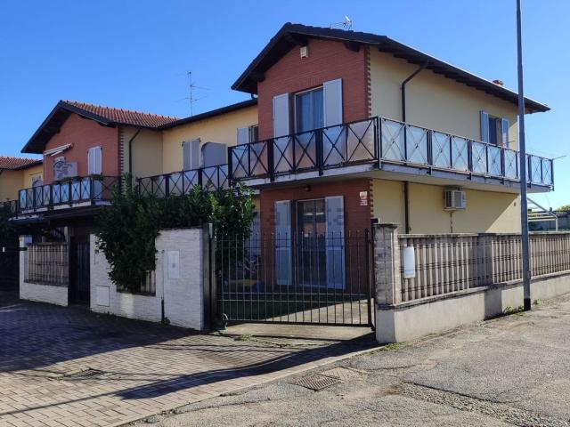 Villetta a schiera in vendita di 140 m² in Via De Amicis