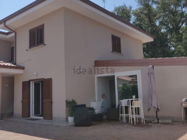 Villetta a schiera in vendita di 140 m² in Via Dei Lecci