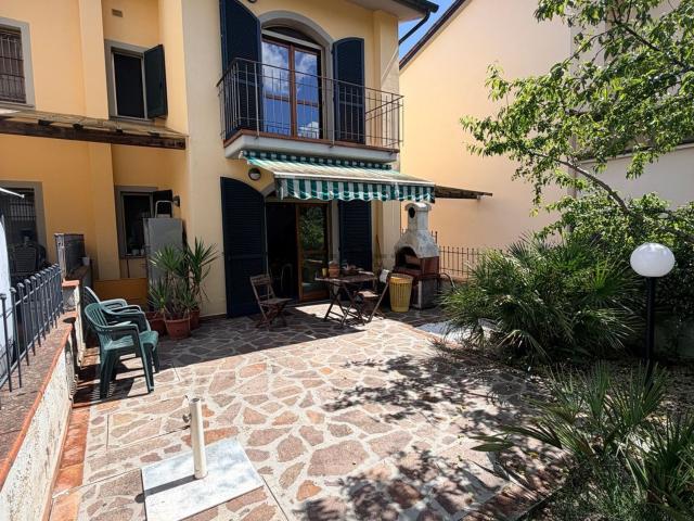 Villetta a schiera in vendita di 140 m² in Via delle Betulle