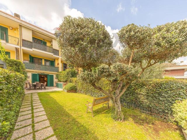 Villetta a schiera in vendita di 140 m² in Via Ernesto Cesaro, 46
