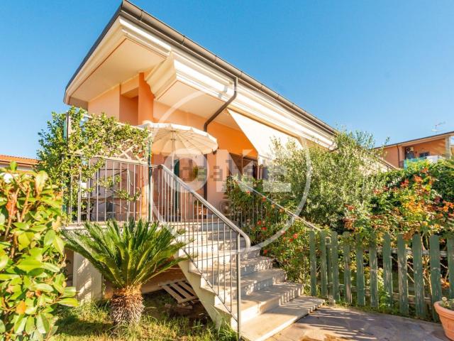 Villetta a schiera in vendita di 140 m² in Via Fontecchio, 27