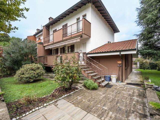 Villetta a schiera in vendita di 140 m² in Via Fratelli Cervi, 1