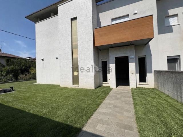 Villetta a schiera in vendita di 140 m² in Via IX Maggio, 38