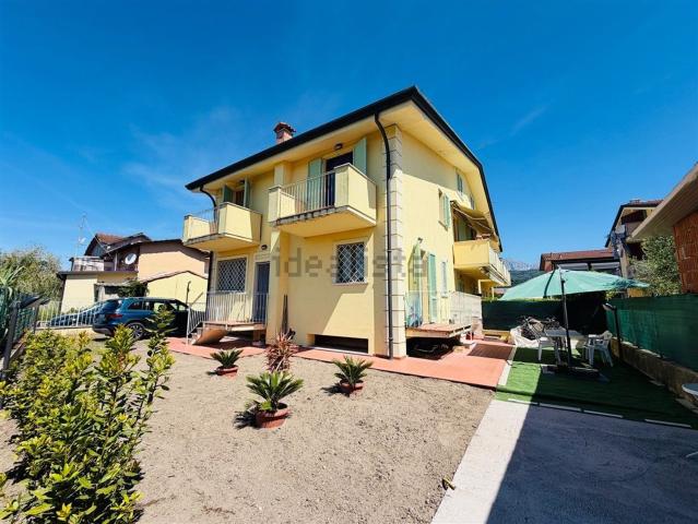 Villetta a schiera in vendita di 140 m² in Via Lavello, 50