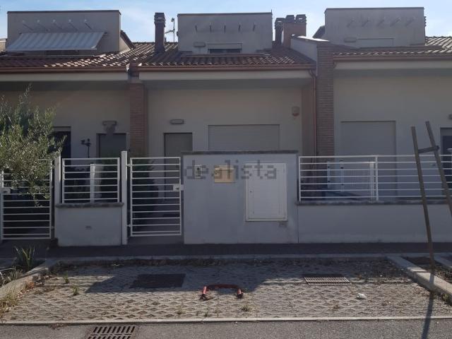 Villetta a schiera in vendita di 140 m² in Via Macbeth