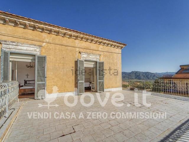 Villetta a schiera in vendita di 140 m² in Via Nazionale Solicchiata, 5