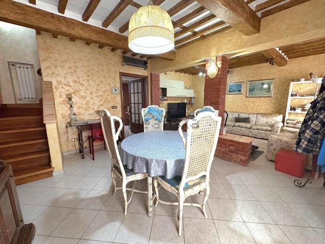 Villetta a schiera in vendita di 140 m² in Via San Cristoforo, 44