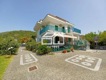 Villetta a schiera in vendita di 140 m² in Via Padova, 28